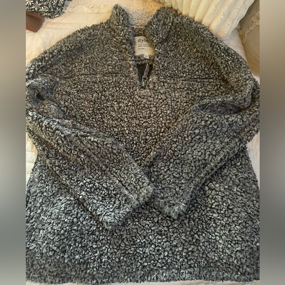 Dylan Small Pullover - image 3